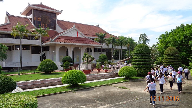 Tham quan và học tập ngoại khóa tại Bảo tàng Bình Dương và nhà tù Phú Lợi