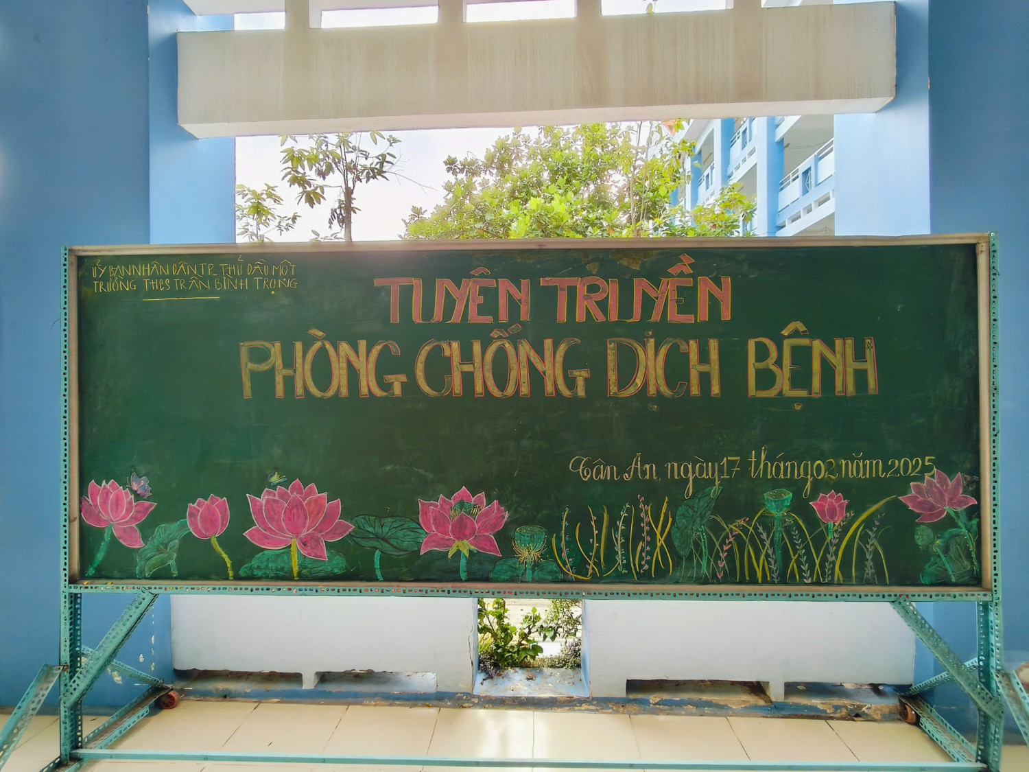 Trường THCS Trần Bình Trọng tuyên truyền phòng chống dịch bệnh lây truyền qua đường hô hấp